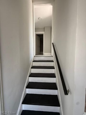 1336 Thoreau Road, Lakewood, OH 44107