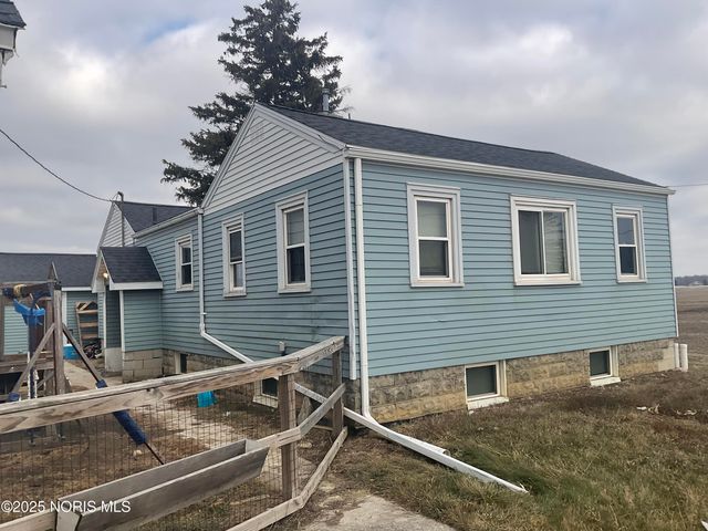 7950 Sugar Ridge Road, Bowling Green, OH 43402