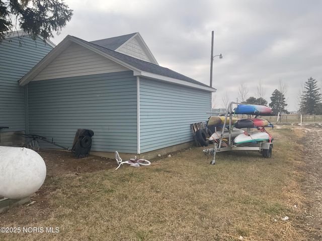 7950 Sugar Ridge Road, Bowling Green, OH 43402