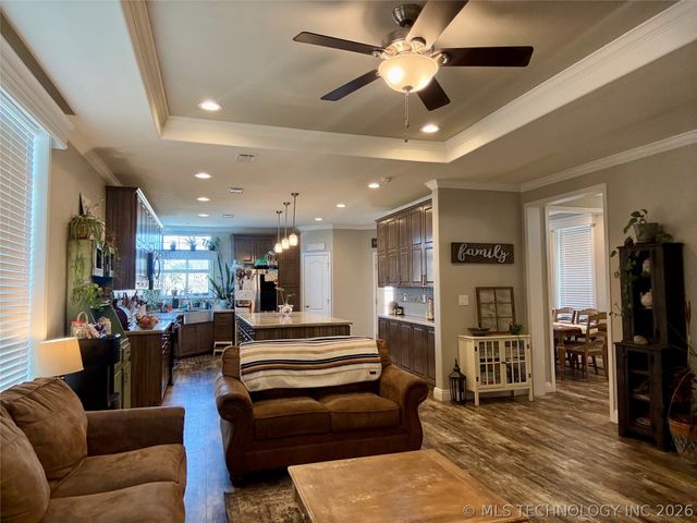 20277 S 270 Road, Morris, OK 74445