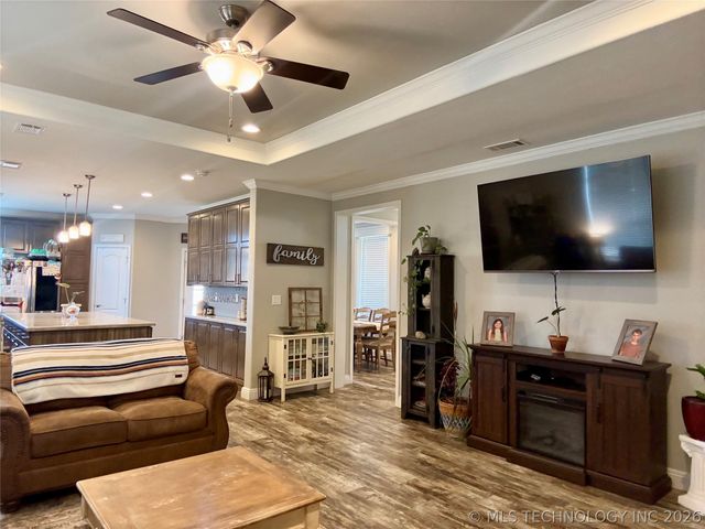 20277 S 270 Road, Morris, OK 74445