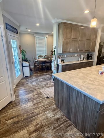 20277 S 270 Road, Morris, OK 74445