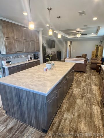 20277 S 270 Road, Morris, OK 74445