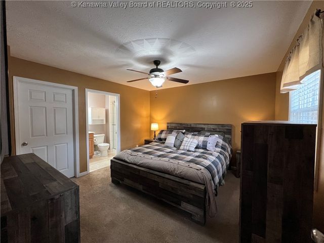 14 Mooring Way, Elkview, WV 25071