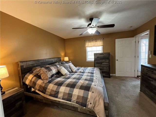 14 Mooring Way, Elkview, WV 25071