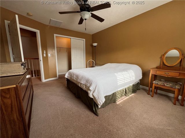 14 Mooring Way, Elkview, WV 25071