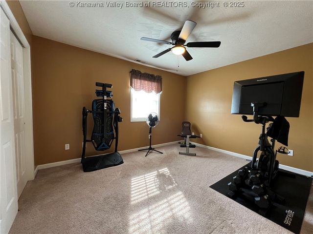 14 Mooring Way, Elkview, WV 25071