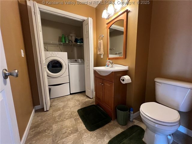 14 Mooring Way, Elkview, WV 25071