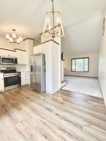 2011 Lake View Drive, Prior Lake, MN 55352