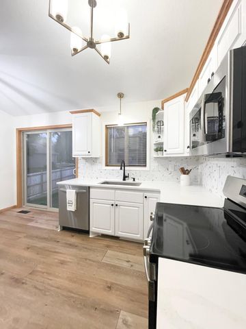 2011 Lake View Drive, Prior Lake, MN 55352