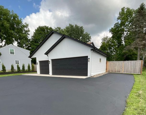 2011 Lake View Drive, Prior Lake, MN 55352