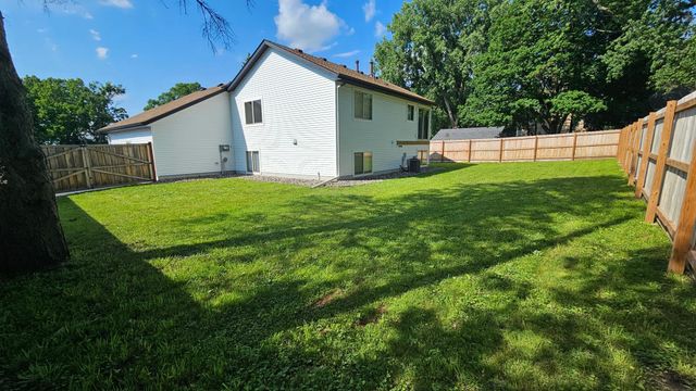 2011 Lake View Drive, Prior Lake, MN 55352
