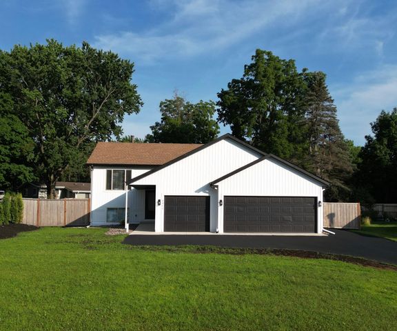 2011 Lake View Drive, Prior Lake, MN 55352