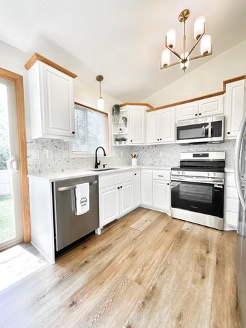 2011 Lake View Drive, Prior Lake, MN 55352