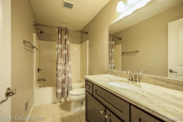 16314 Red Fox Trail, Linden, MI 48451