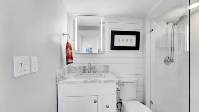 2409 NE 19th Ave, Wilton Manors, FL 33305