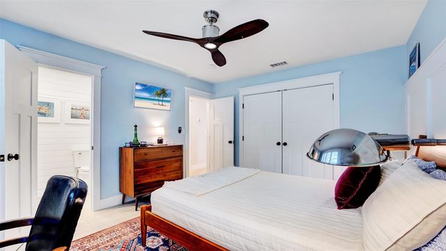 2409 NE 19th Ave, Wilton Manors, FL 33305