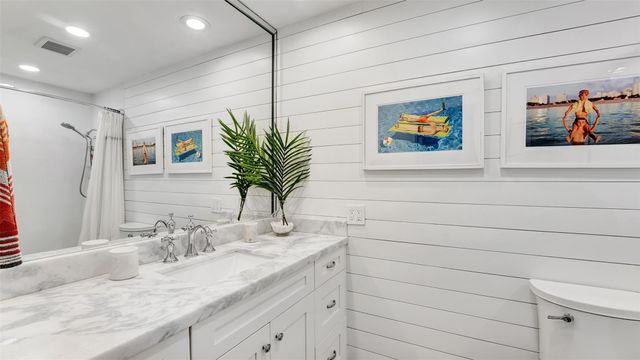 2409 NE 19th Ave, Wilton Manors, FL 33305