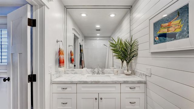 2409 NE 19th Ave, Wilton Manors, FL 33305