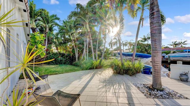 2409 NE 19th Ave, Wilton Manors, FL 33305