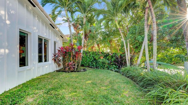 2409 NE 19th Ave, Wilton Manors, FL 33305