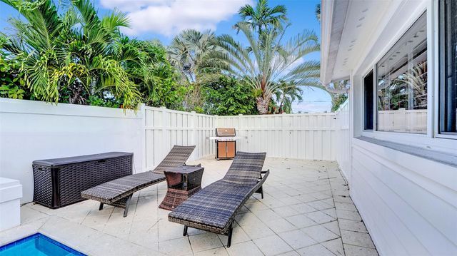 2409 NE 19th Ave, Wilton Manors, FL 33305