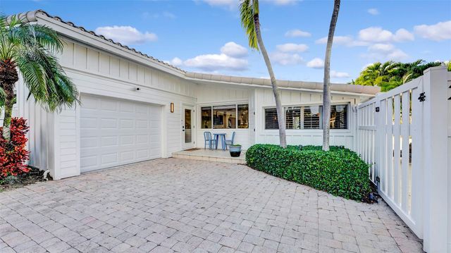 2409 NE 19th Ave, Wilton Manors, FL 33305