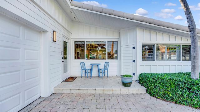 2409 NE 19th Ave, Wilton Manors, FL 33305