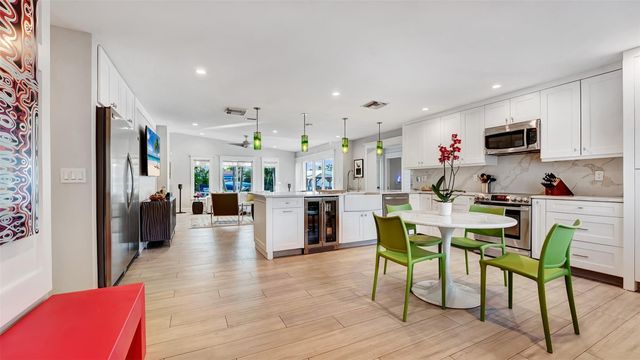 2409 NE 19th Ave, Wilton Manors, FL 33305