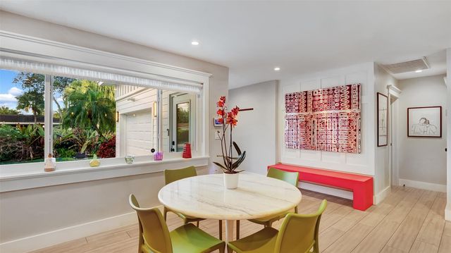 2409 NE 19th Ave, Wilton Manors, FL 33305