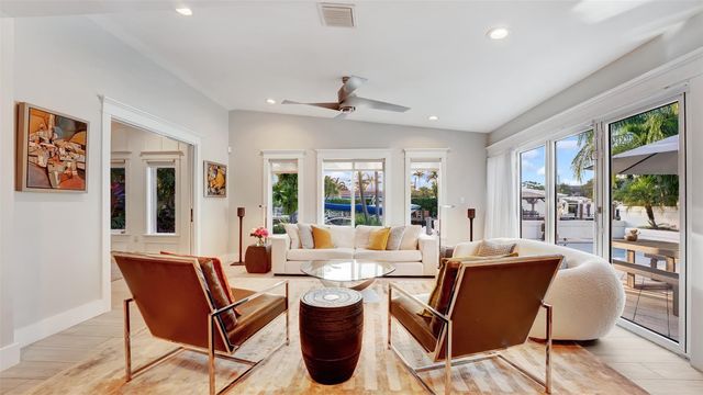 2409 NE 19th Ave, Wilton Manors, FL 33305