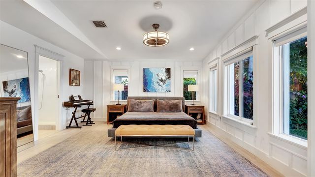 2409 NE 19th Ave, Wilton Manors, FL 33305