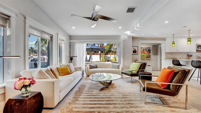 2409 NE 19th Ave, Wilton Manors, FL 33305