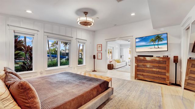 2409 NE 19th Ave, Wilton Manors, FL 33305