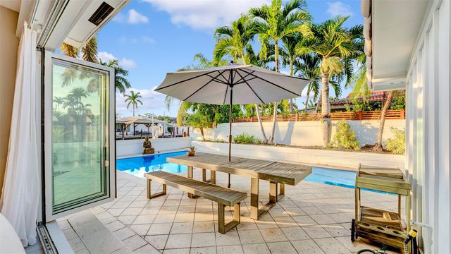 2409 NE 19th Ave, Wilton Manors, FL 33305