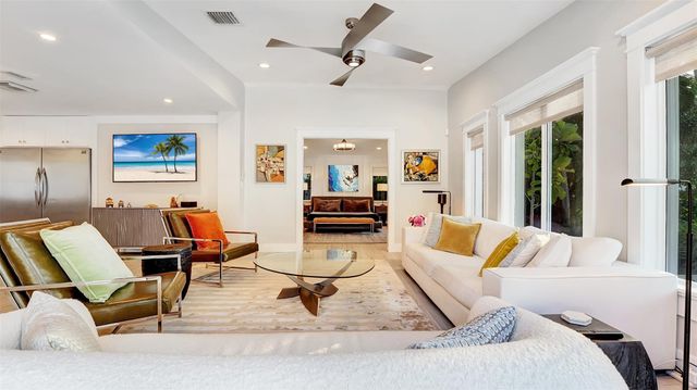 2409 NE 19th Ave, Wilton Manors, FL 33305