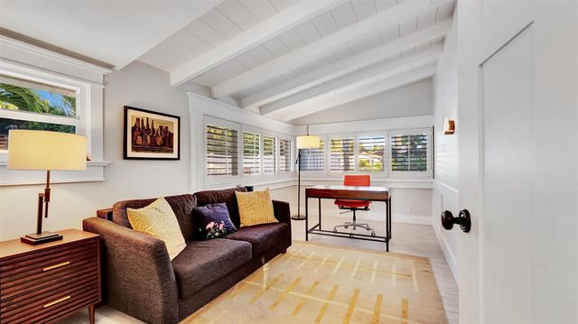 2409 NE 19th Ave, Wilton Manors, FL 33305