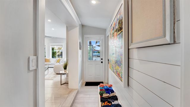 2409 NE 19th Ave, Wilton Manors, FL 33305