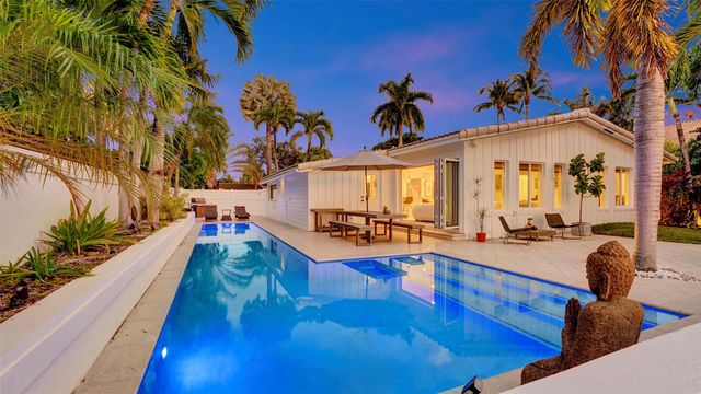 2409 NE 19th Ave, Wilton Manors, FL 33305