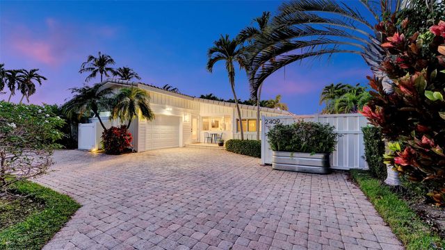 2409 NE 19th Ave, Wilton Manors, FL 33305