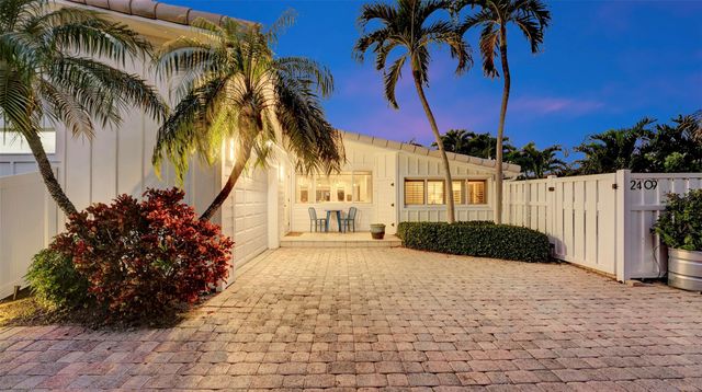 2409 NE 19th Ave, Wilton Manors, FL 33305