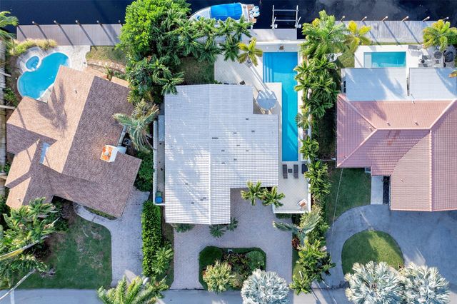 2409 NE 19th Ave, Wilton Manors, FL 33305