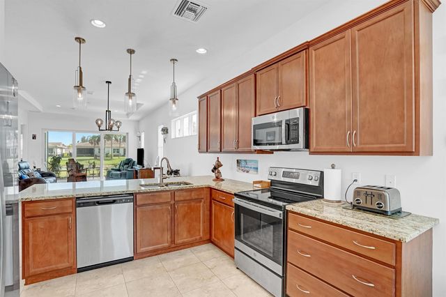 25007 SW Alberti Way, Port St. Lucie, FL 34986