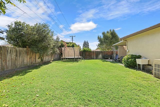 1813 Jackson St, Lodi, CA 95242