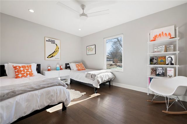 910 NW 8th Street, Bentonville, AR 72712
