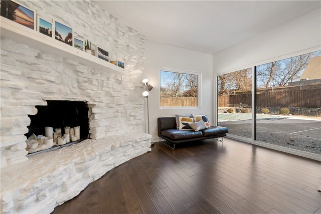 910 NW 8th Street, Bentonville, AR 72712
