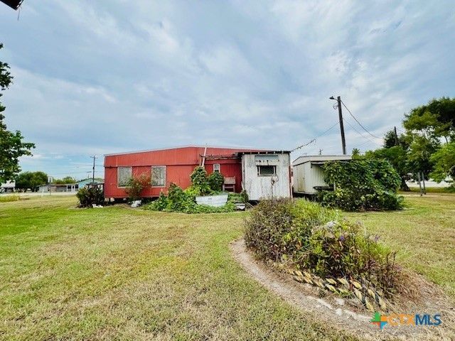 848 Margie Tewmey Road, Port Lavaca, TX 77979