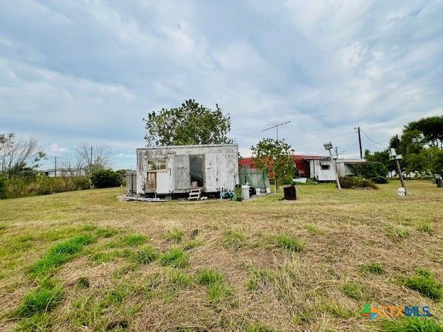 848 Margie Tewmey Road, Port Lavaca, TX 77979