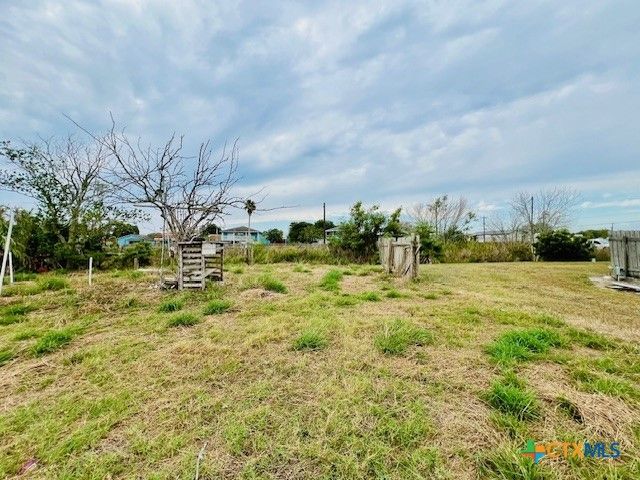 848 Margie Tewmey Road, Port Lavaca, TX 77979