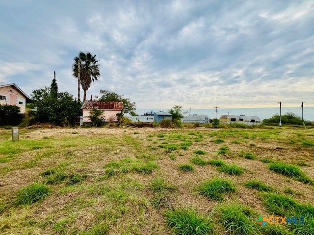 848 Margie Tewmey Road, Port Lavaca, TX 77979